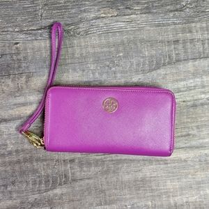 Tory Burch wristlet wallet